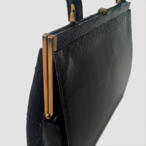 black-snakeskin-single-strap-purse