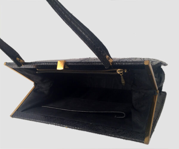 black-snakeskin-single-strap-purse