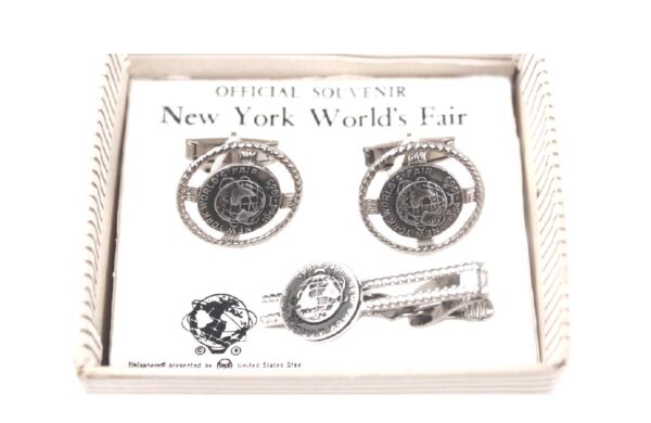 1960s New York Worlds Fair souvenir vintage cufflinks