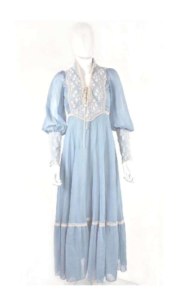 vintage gunne sax 70s blue renaissance lace bodice sleeves dress