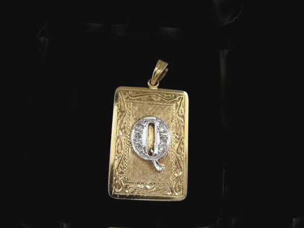 14kt diamond Q initial pendant charm