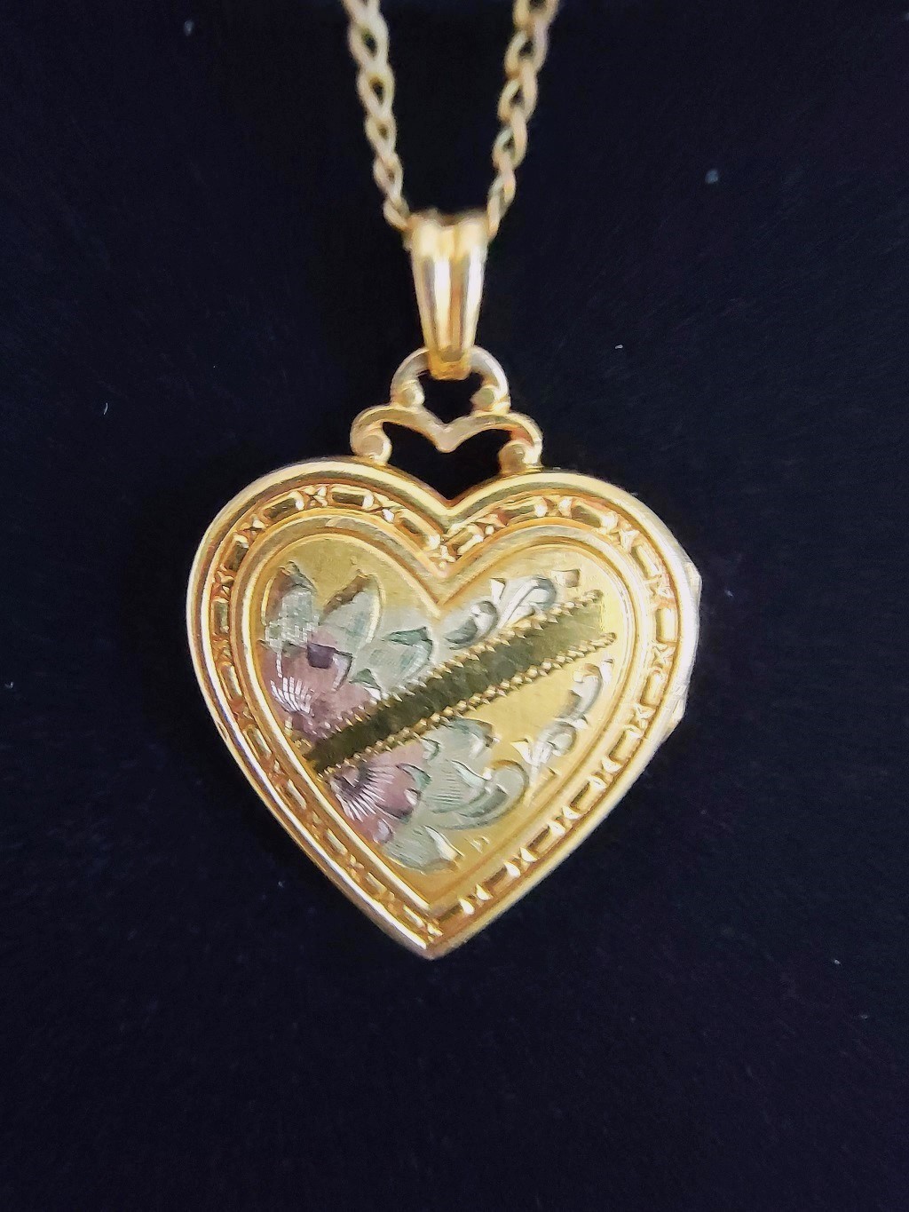Vintage "Sweetheart Hayward 12K Rose Gold Filled Locket pendant necklace