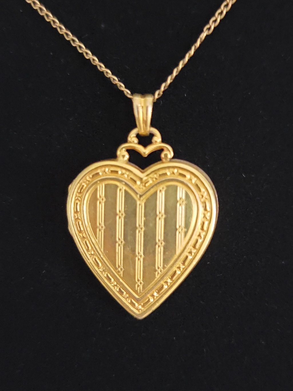 "Sweetheart Hayward 12K Rose Gold Filled Locket pendant necklace