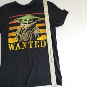 Star Wars baby Yoda Grogu graphic wanted t-shirt front.